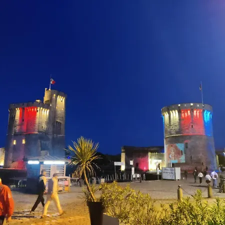 Le Logis Du Pont * Champagne-les-Marais