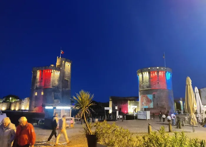 Le Logis Du Pont * Champagné-les-Marais