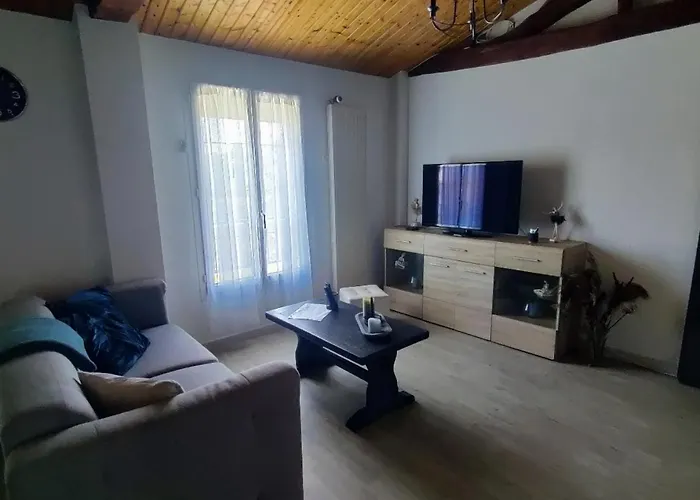 Le Logis Du Pont Apartment *