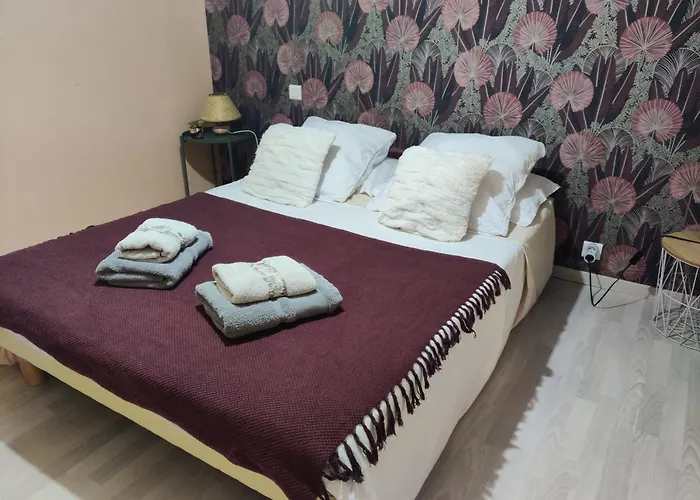 Le Logis Du Pont * Champagne-les-Marais